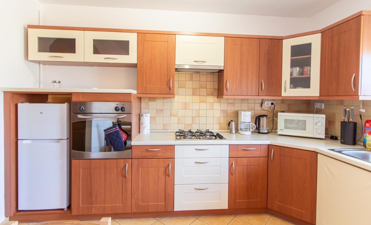 Viky'S Apartment เยอร์ ภายนอก รูปภาพ
