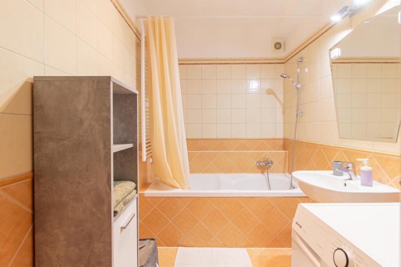 Viky'S Apartment เยอร์ ภายนอก รูปภาพ