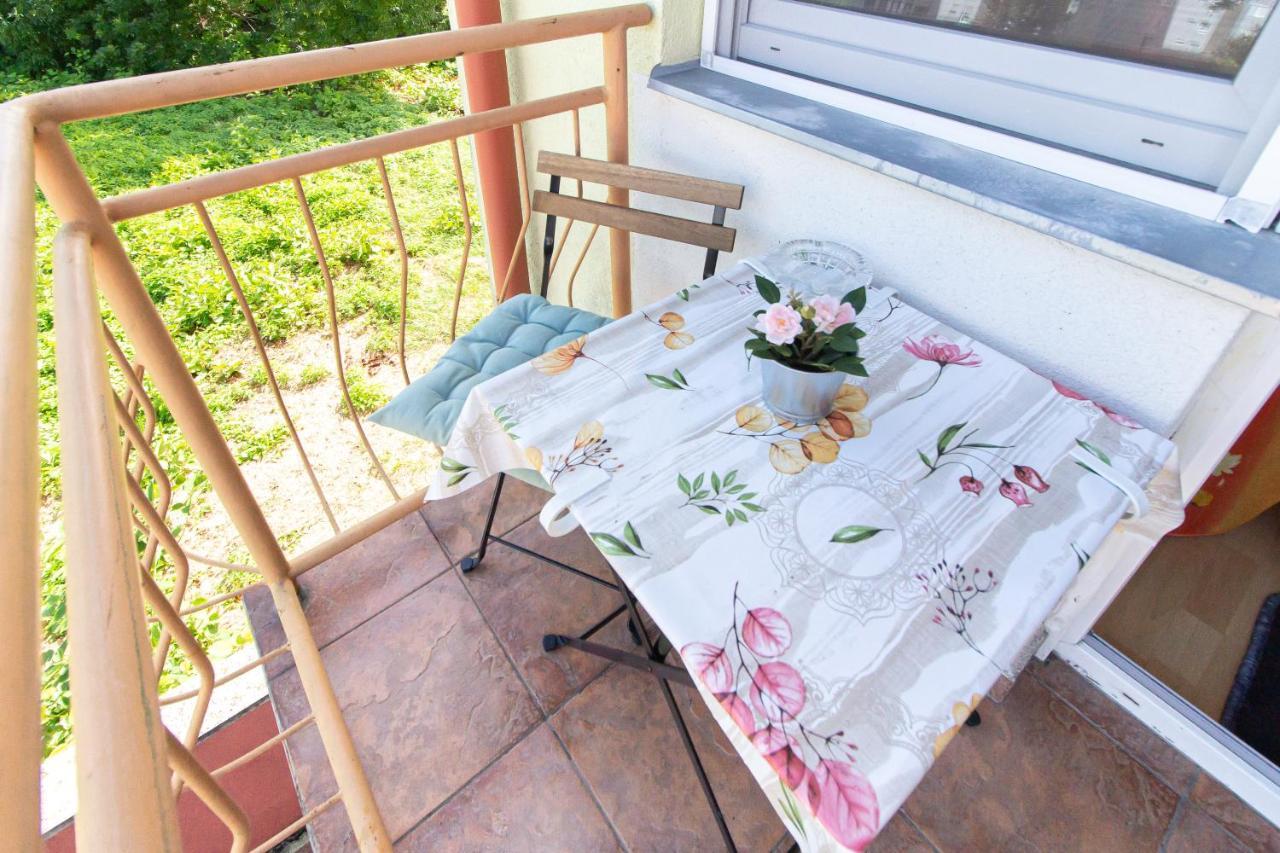 Viky'S Apartment เยอร์ ภายนอก รูปภาพ